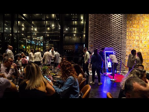 65" Mirror Air Booth ($250/hour)